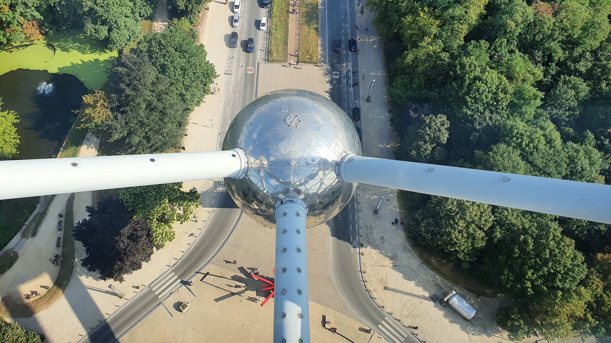 Cambiate prospettiva salendo in cima all’Atomium © Adriana Cevdari  /Shutterstock
