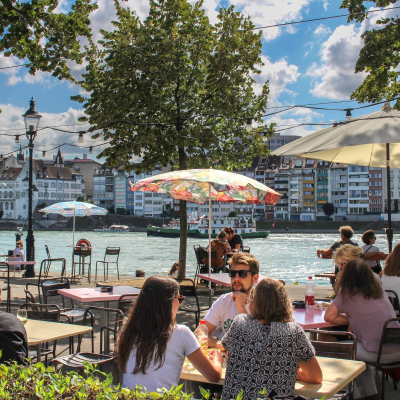 Basilea è un’ottima città dove rilassarsi lungo al fiume ©cktravels.com/Shutterstock