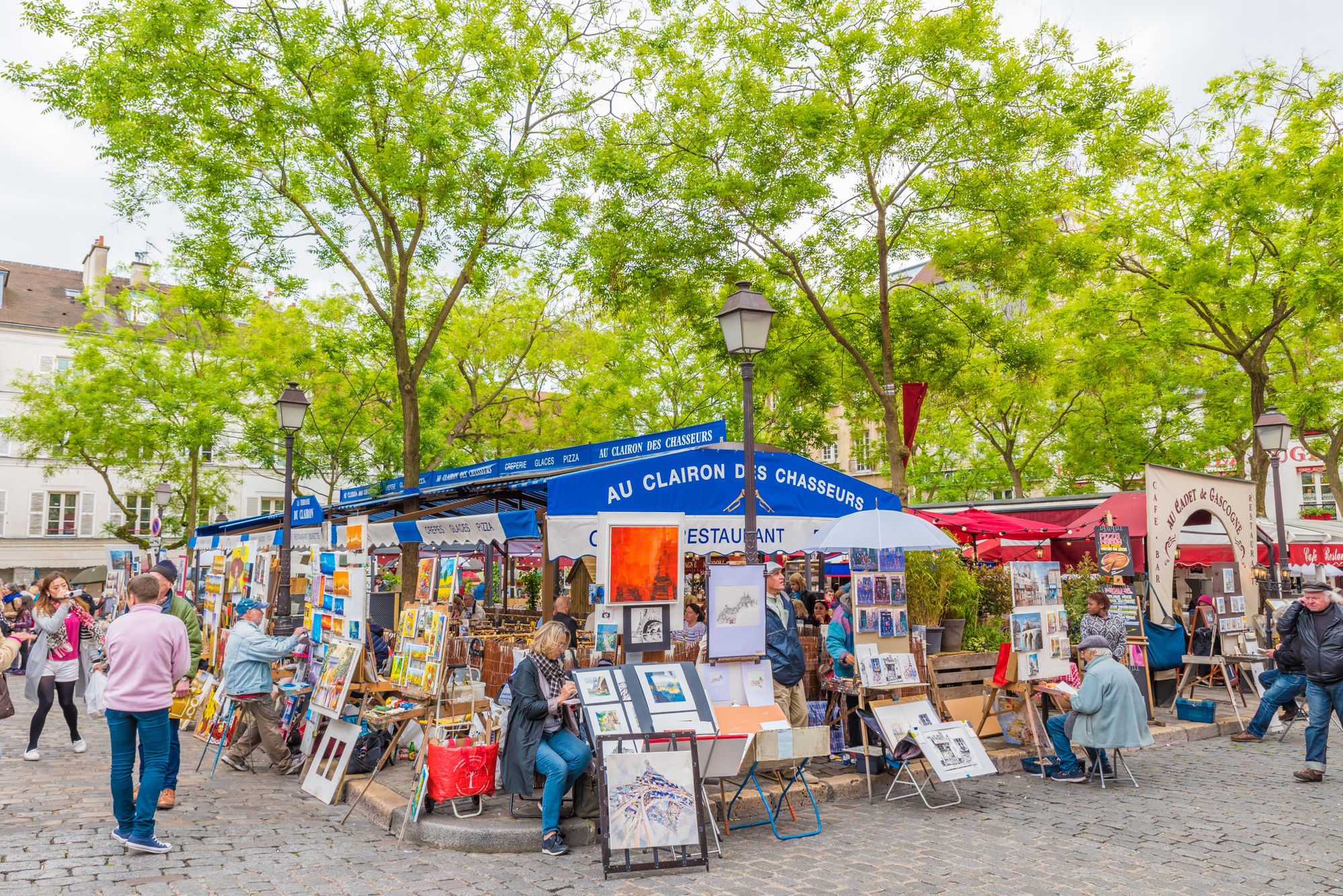 Place du Tertre, nel quartiere di Montmartre a Parigi ©Takashi Images/Shutterstock