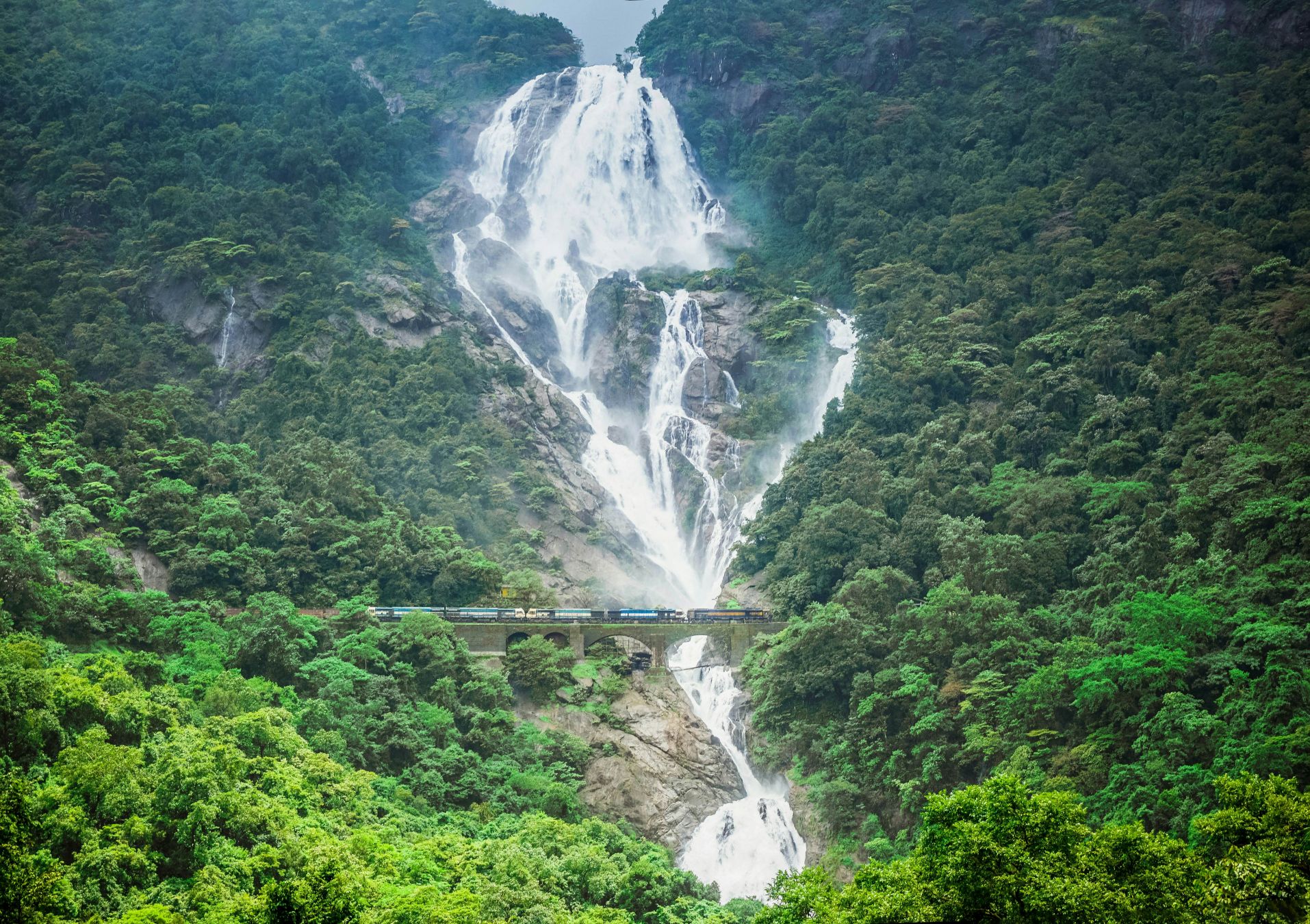 Le cascate di Dudhsagar, nel Mollem National Park. © Pavel Vero/Getty Images
