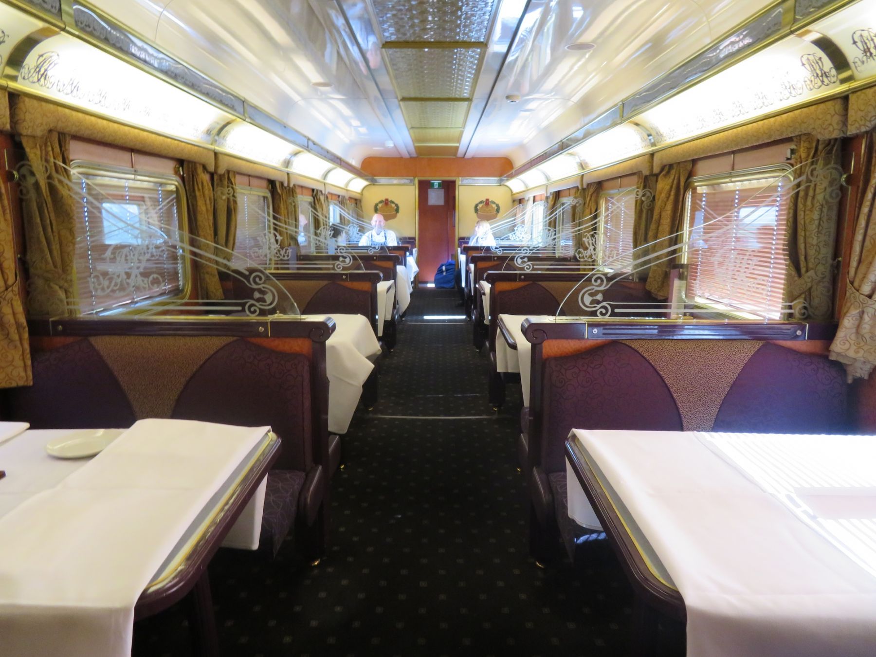 La carrozza ristorante del Ghan ©Dorothy Chiron /Shutterstock