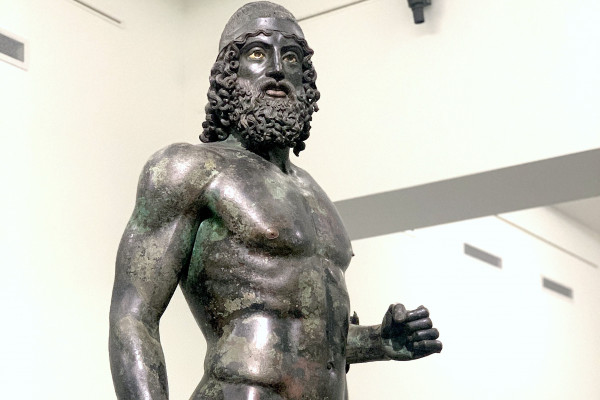 Tutto il fascino dei Bronzi di Riace © Giulia Grimaldi/Lonely Planet Italia