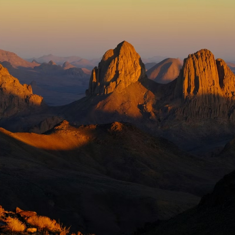 La luce del sole su Assekrem, Algeria. Elias Temer/Shutterstock