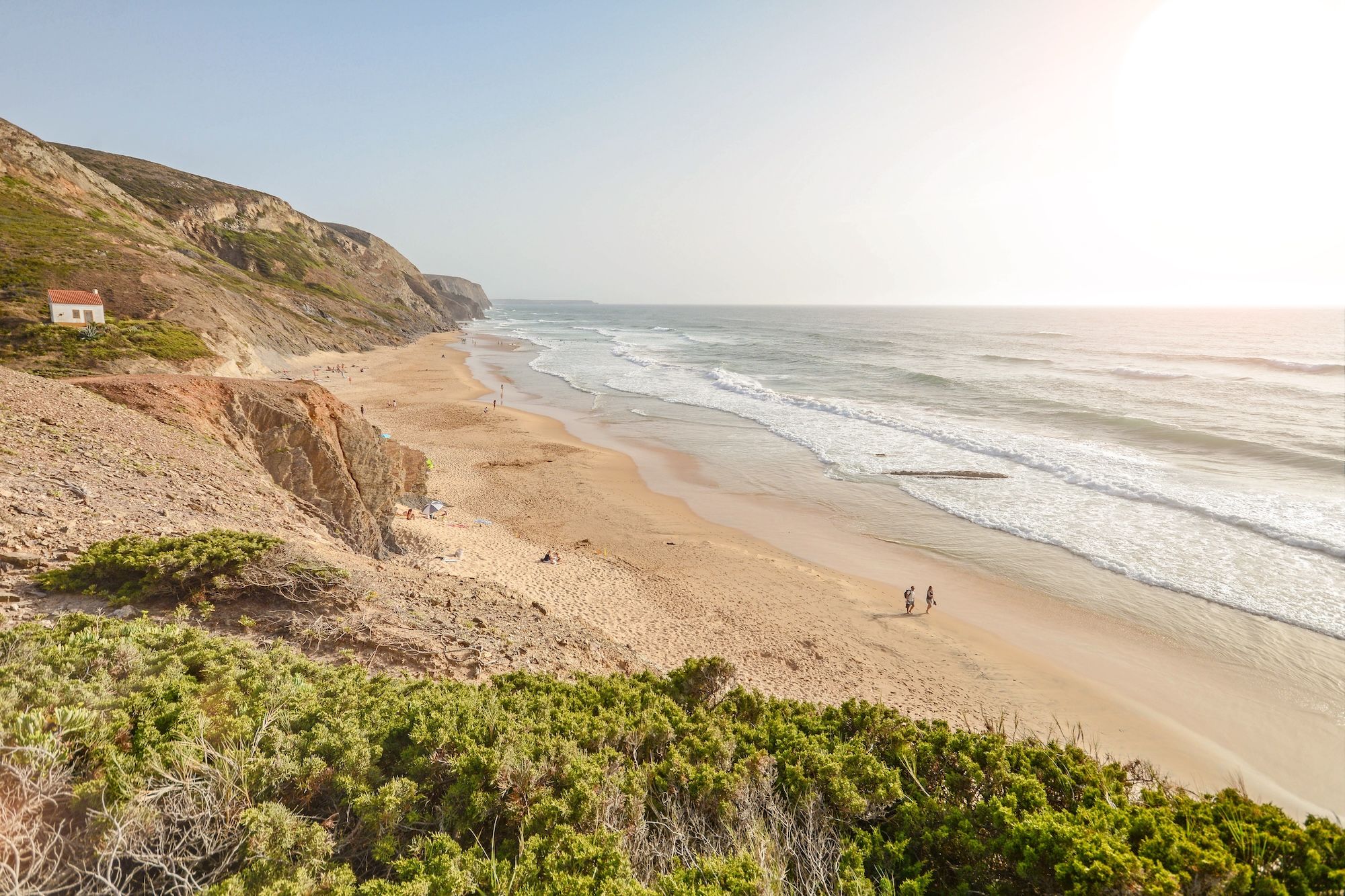 Praia de Vale Figueira © PIXEL to the PEOPLE / Shutterstock