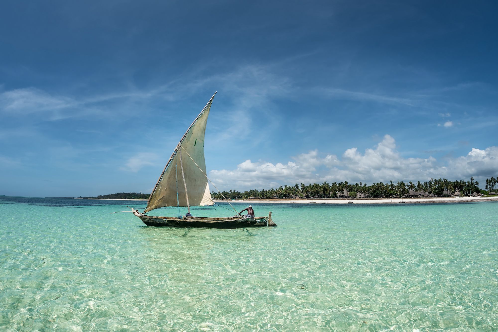 Il mare cristallino della costa keniota ©Dan Baciu/Shutterstock