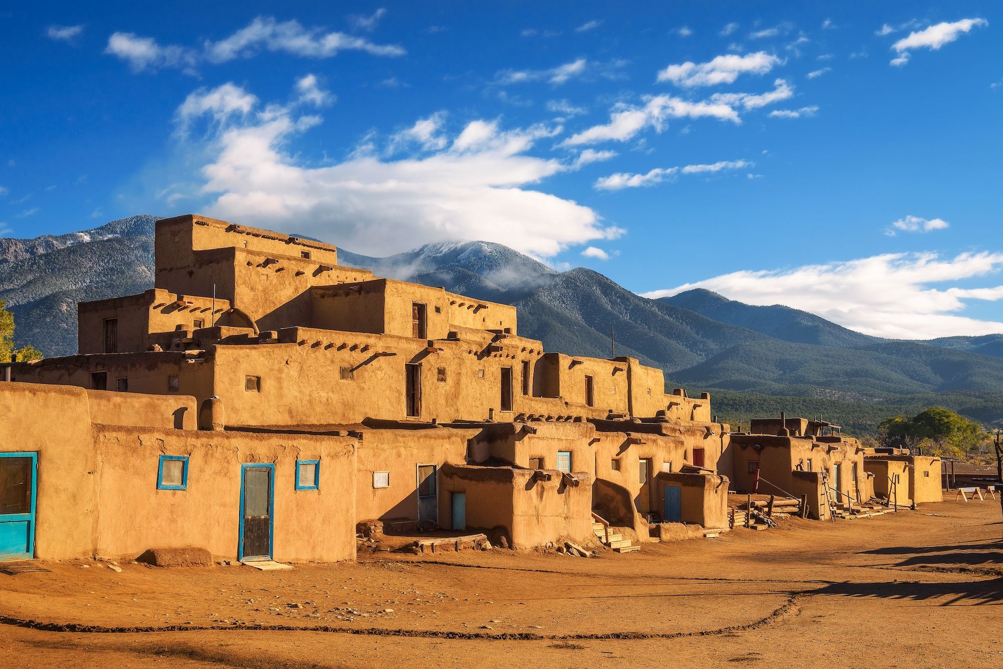 Taos Pueblo ©Nick Fox/Shutterstock