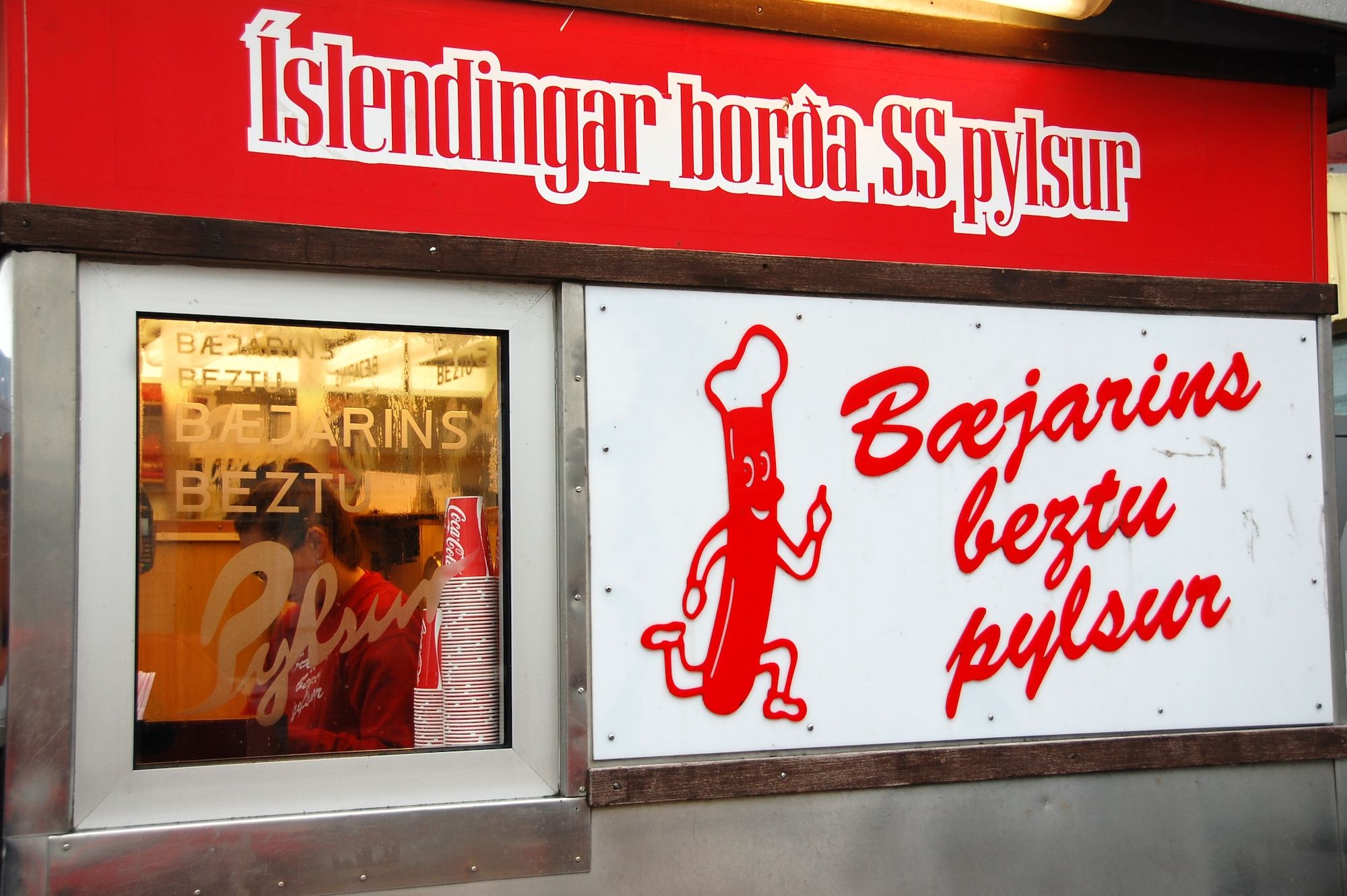 Baejarins Beztu è un popolare chiosco di hot dog nel centro di Reykjavik © sbossert / iStockphoto / Getty Images
