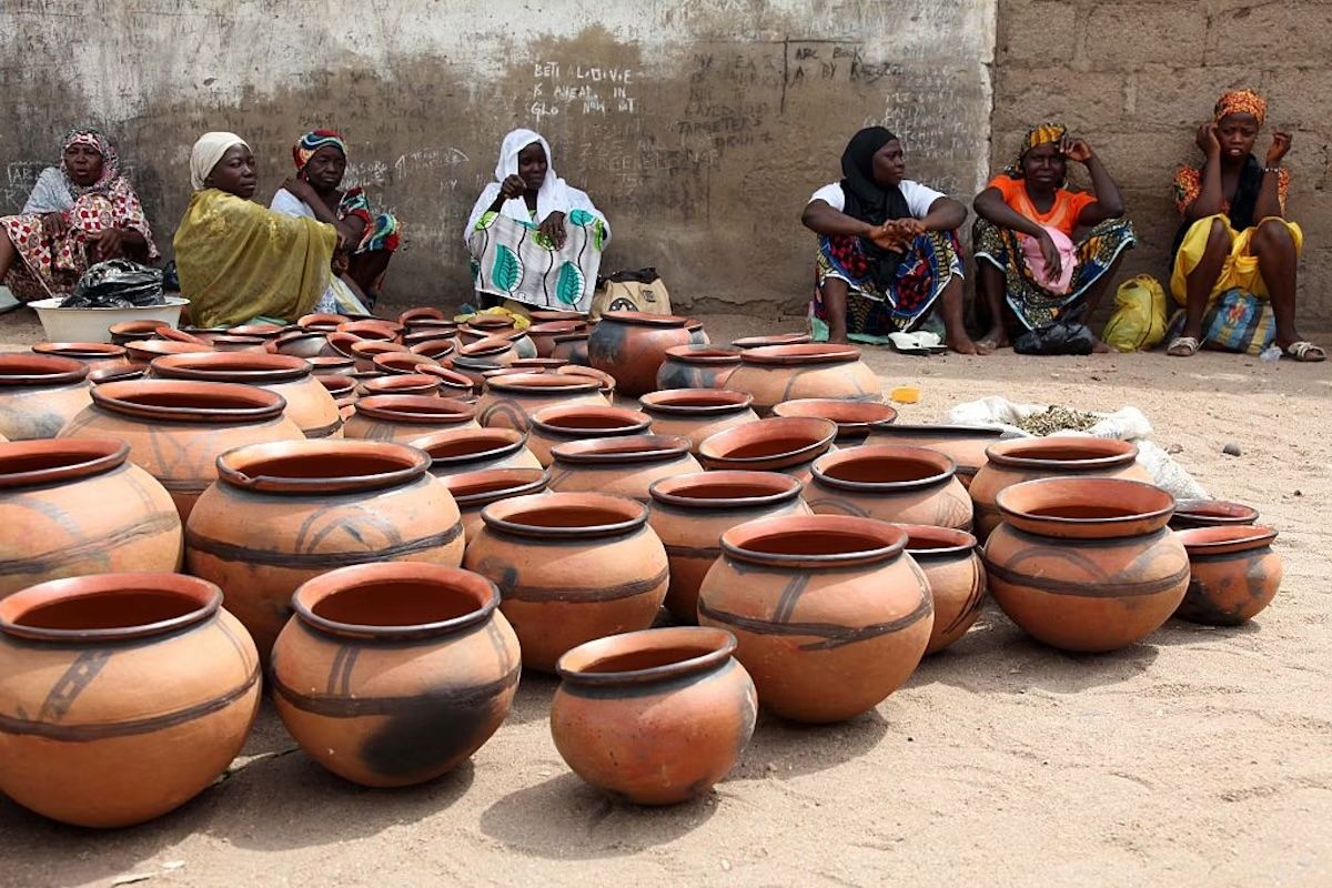 Ceramisti nigeriani. EMMANUEL AREWA/Stringer/Getty Images