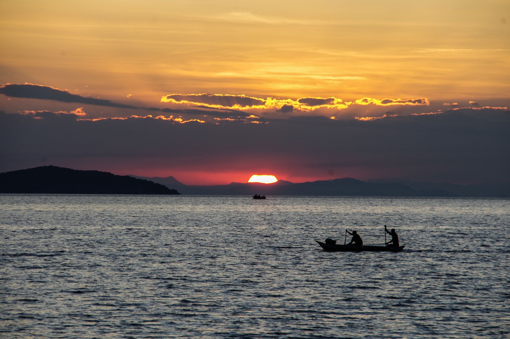 Lago Malawi al tramonto, Africa