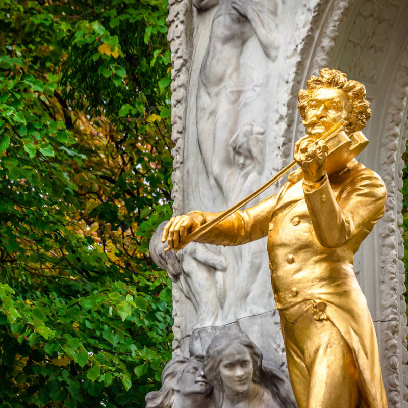 Nel 2025 Vienna festeggia i 200 anni dalla nascita di Johann Strauss figlio©Pfeiffer/Shutterstock