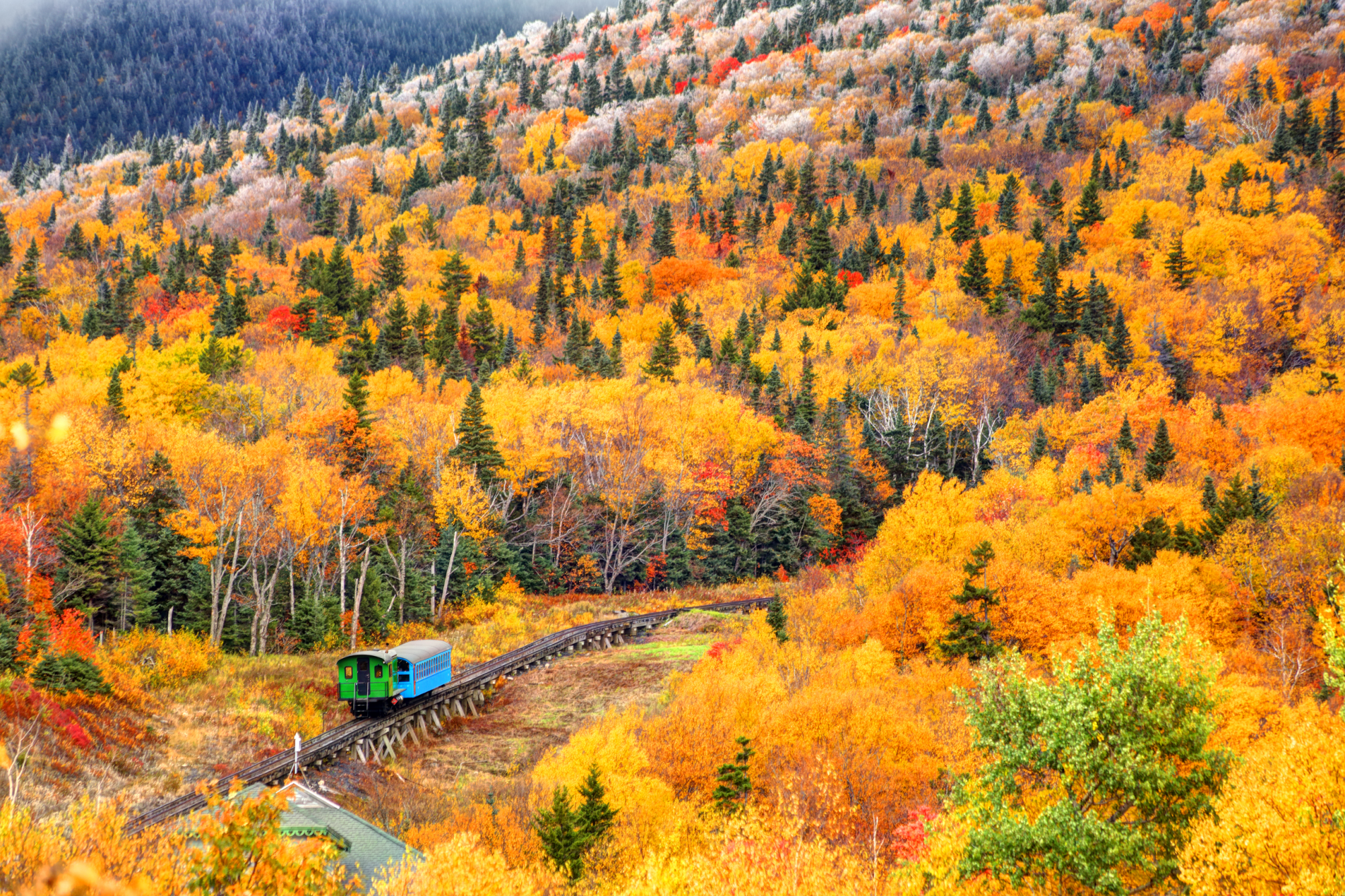treno del foliage nel new hampshire, stati uniti