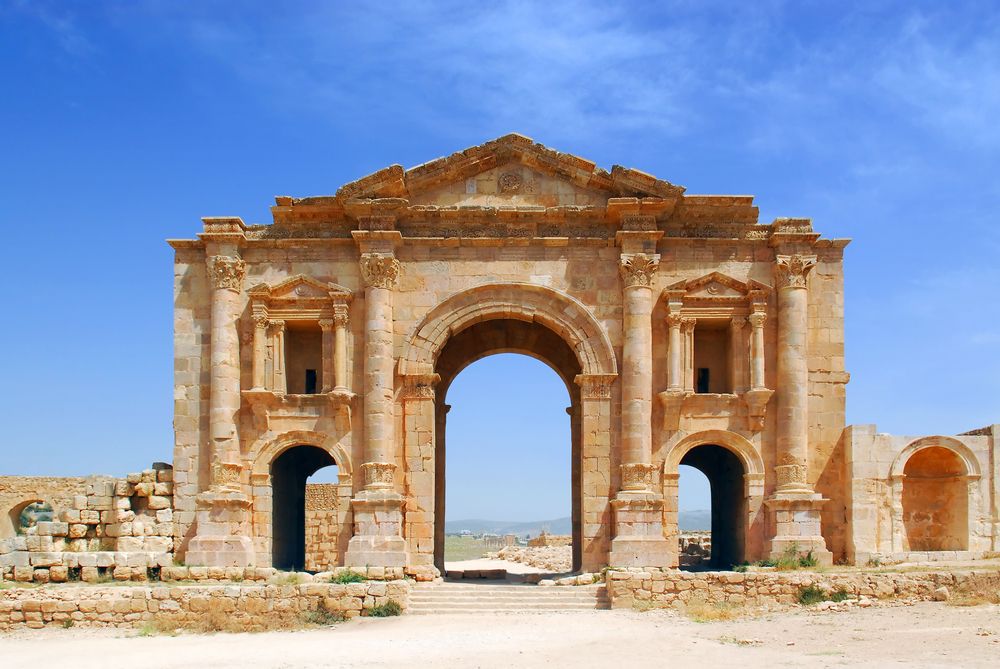 L’arco di Adriano a Jerash. Credits Regien Paassen / Shutterstock