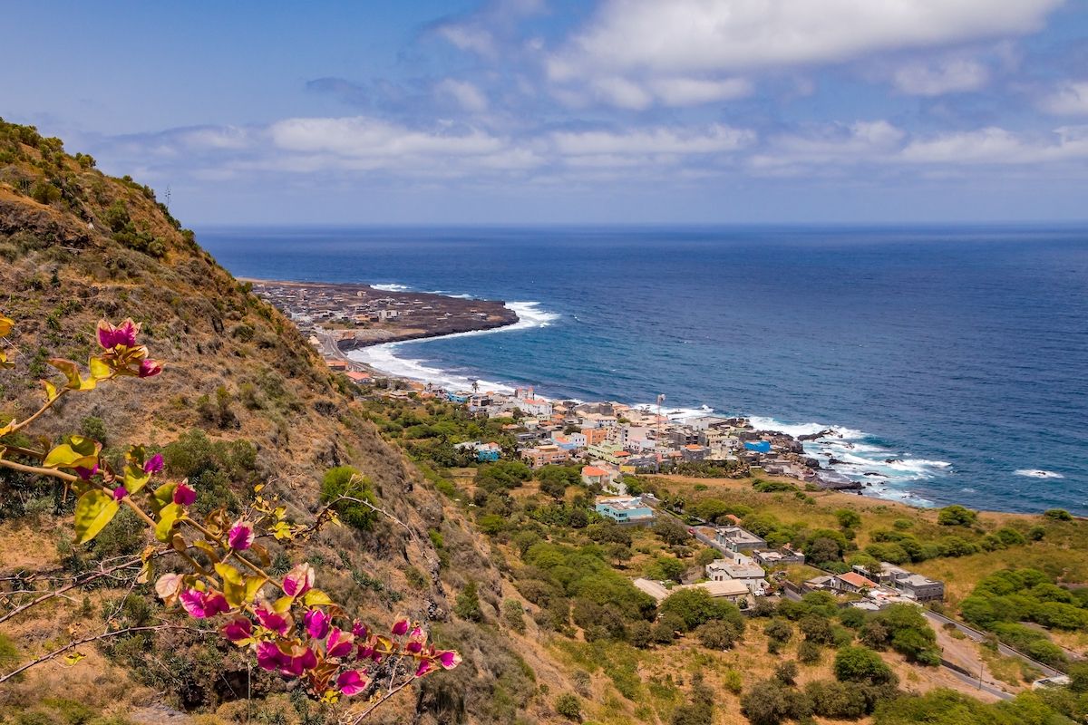 Mosteiros, adagiata sulla costa; © reisezielinfo/Shutterstock