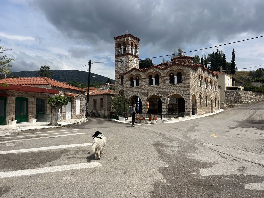 Una chiesetta nel villaggio di Thisvi © Giulia Grimaldi/Lonely Planet Italia