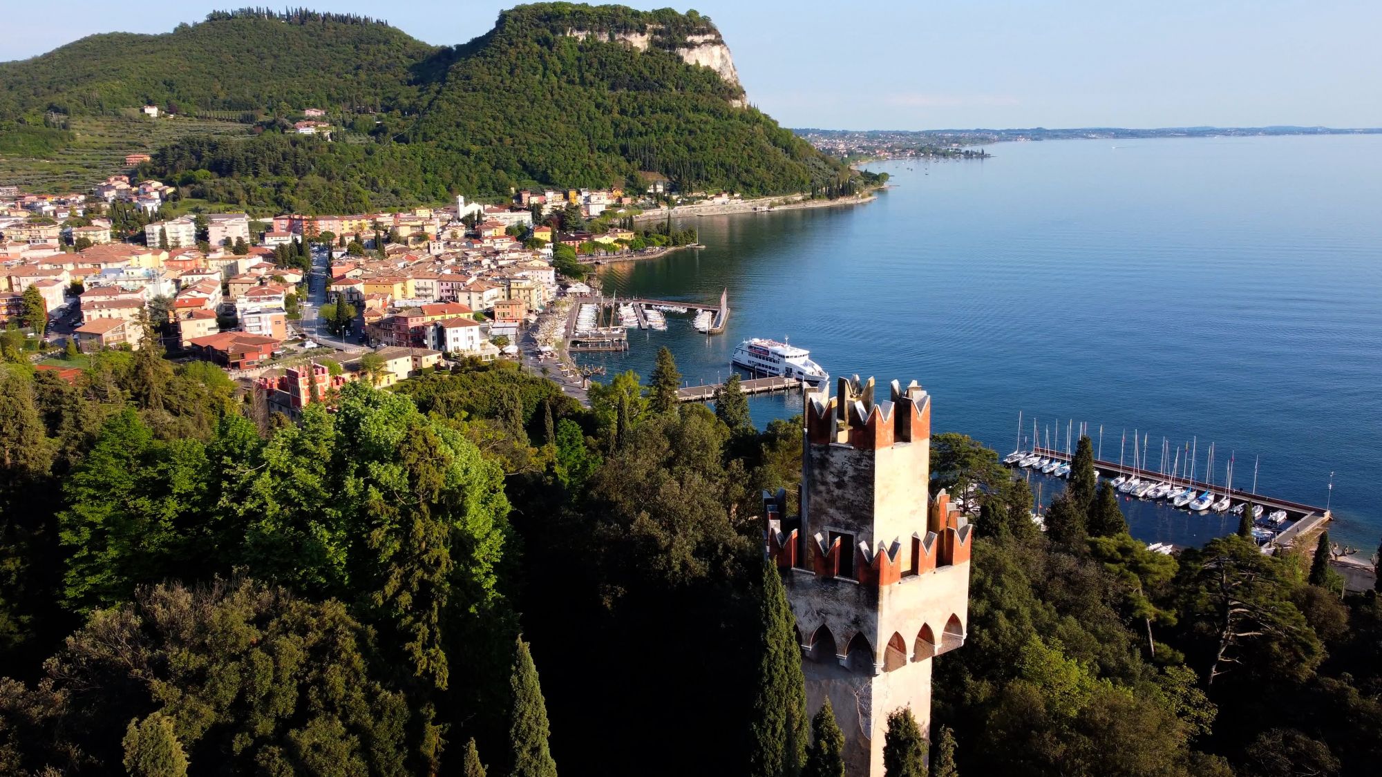 Villa degli Albertini, Garda © Lonely Planet Italia / Luca Schilirò