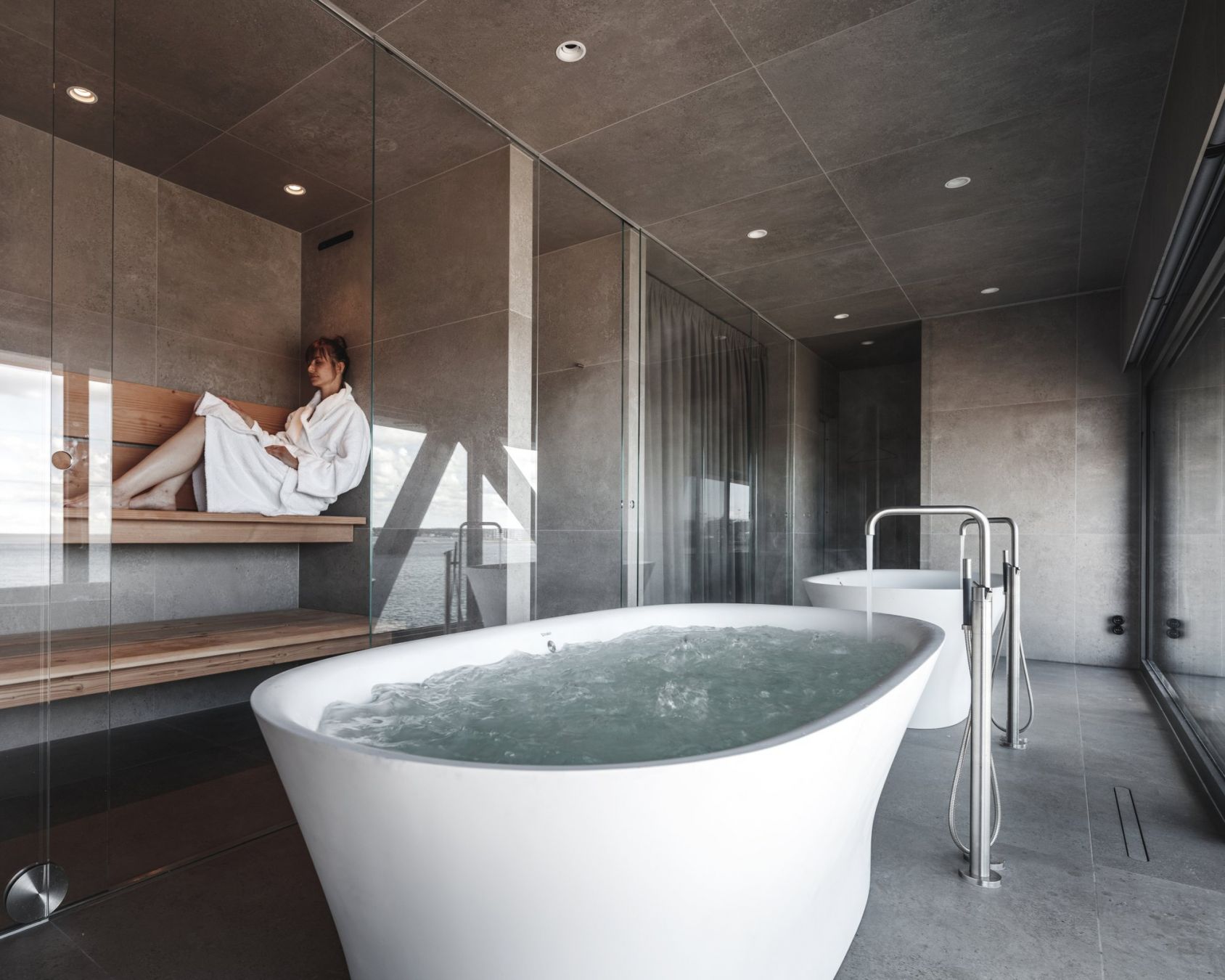 Siete mai stati in una spa in una gru? ©Rasmus Hjortshøj