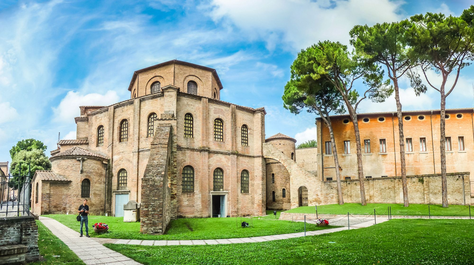 La Basilica di San Vitale a Ravenna ©canadastock