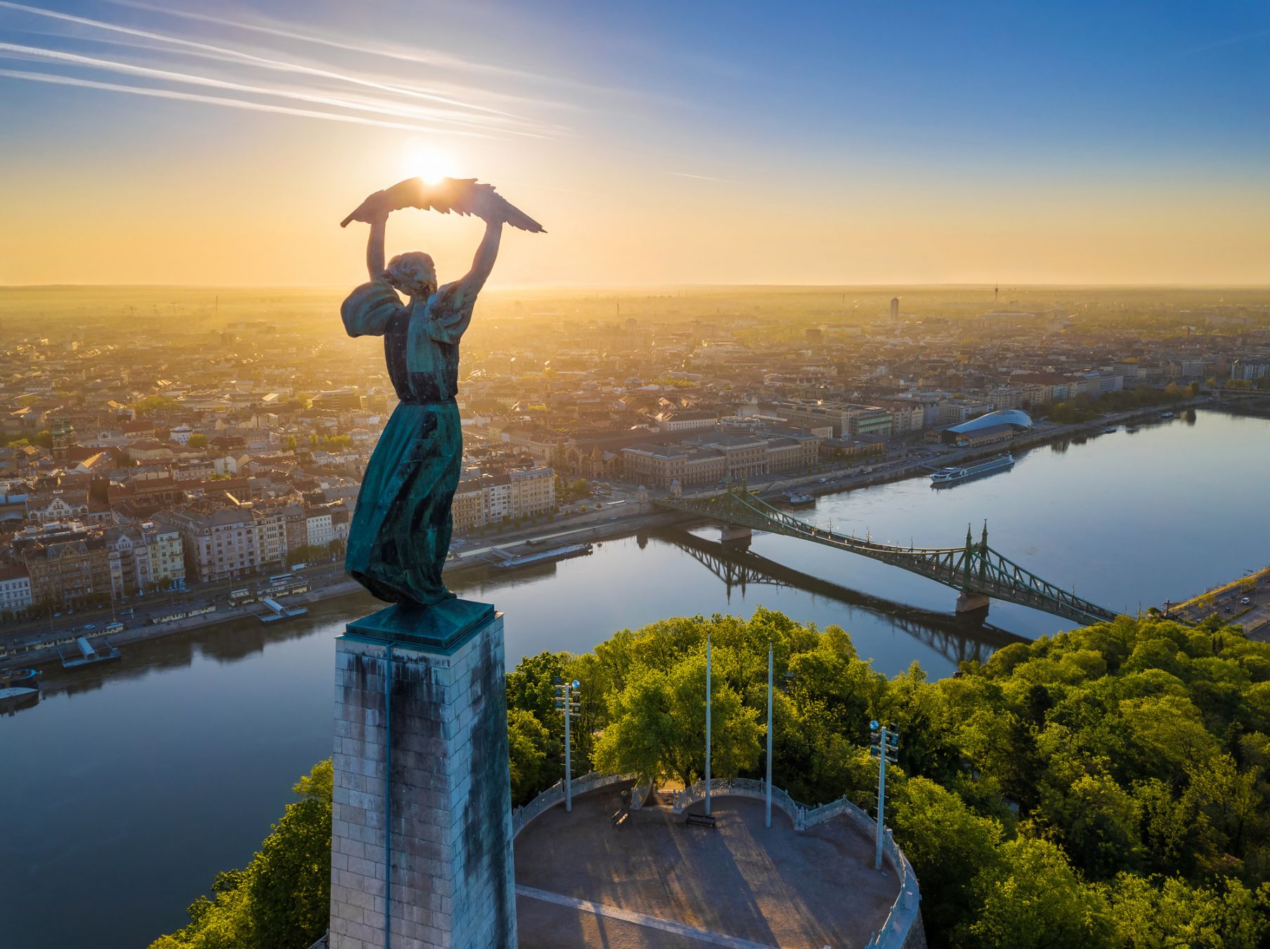 Tra aprile e maggio tre importanti festival rendono Budapest una meta ideale per un viaggio ©ZGPhotography/Shutterstock