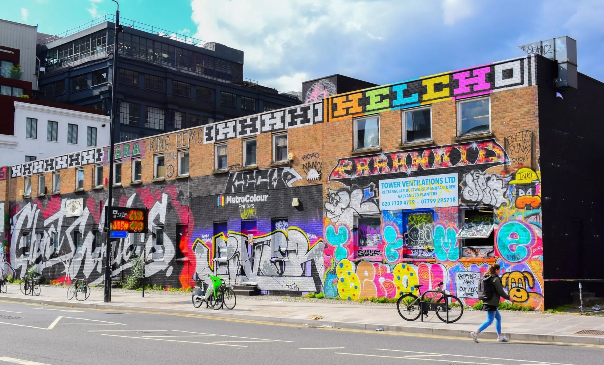 Pareti dipinte e graffiti nella zona di Brick Lane. Emzzi/Shutterstock