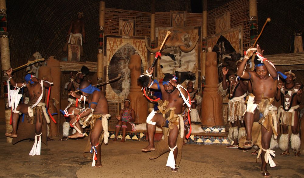 Danzatori Zulu a Shakaland. Credits meunierd / Shutterstock