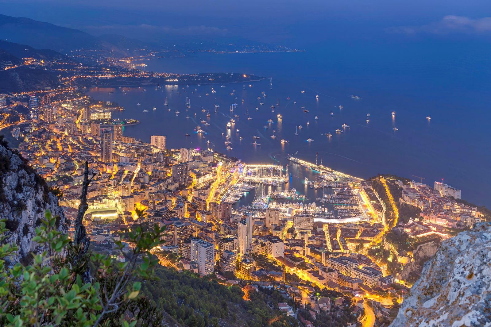 Notte sul Principato di Monaco. @BenjaminVergely photo credit