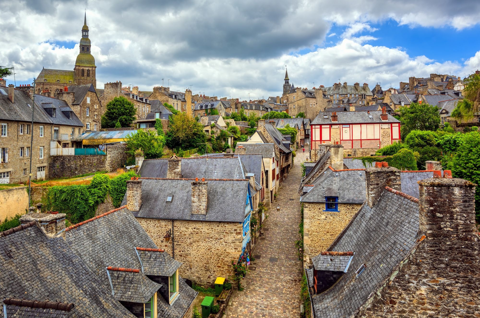 Il centro medievale di Dinan © Boris Stroujko /Shutterstock