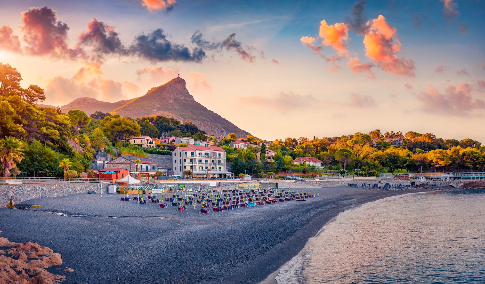 La costa tirrenica della Basilicata è breve ma preziosa ©Andrew Mayovskyy /Shutterstock