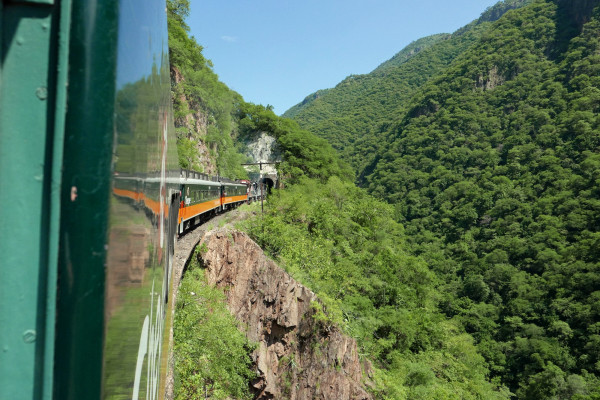 Il Ferrocarril Chihuahua Pacífico è una delle linee ferroviarie più incredibili al mondo ©dba duplessis /Shutterstock