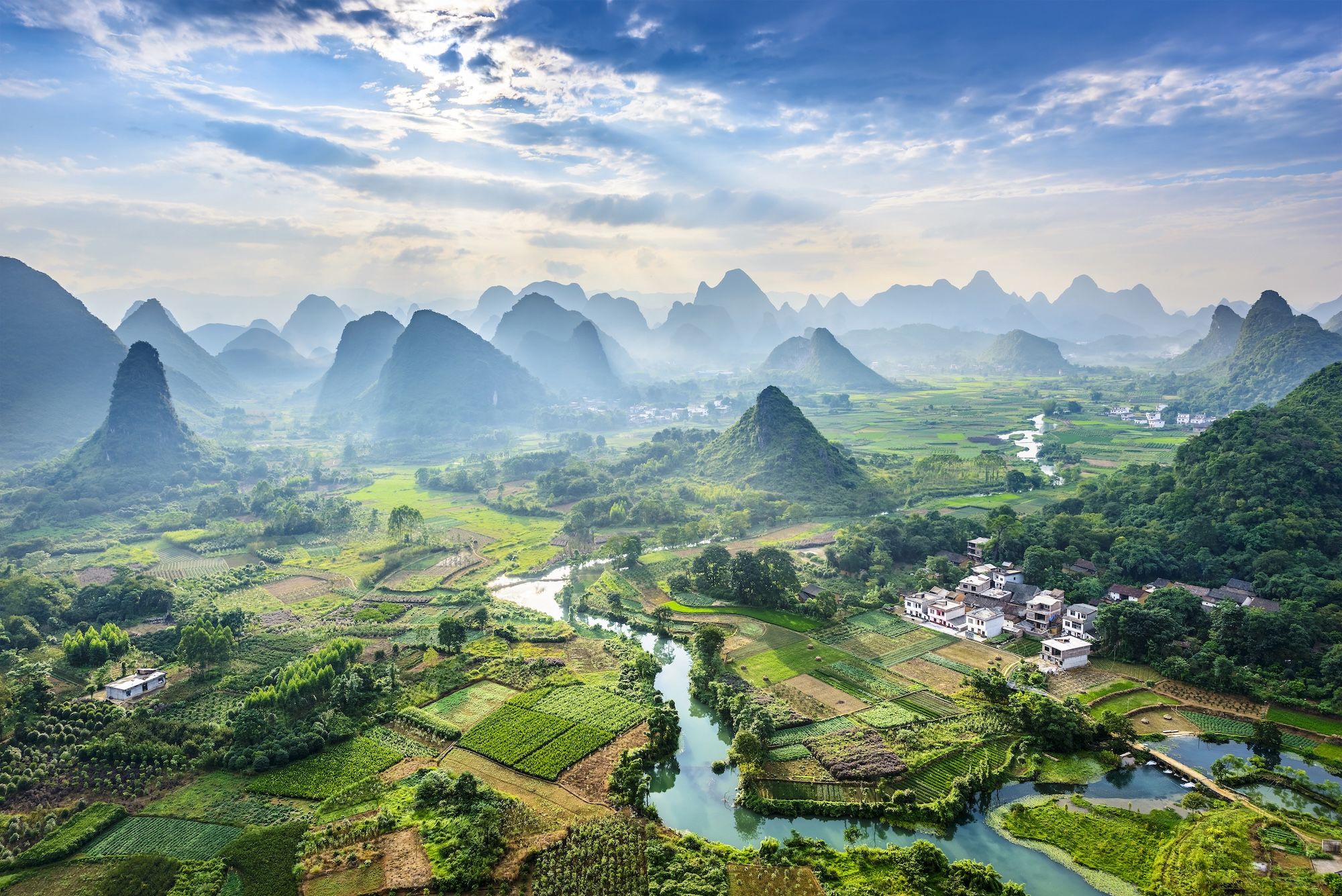 Il meraviglioso paesaggio di Guilin, nella provincia di Guangxi © aphotostory/Shutterstock