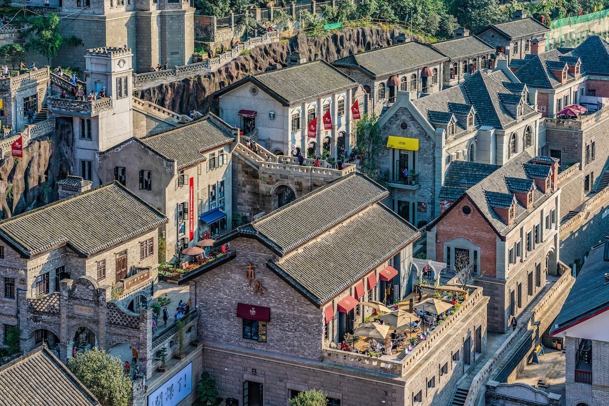 Edifici in stile tradizionale a Longmenhao; © IPA/ALAMY