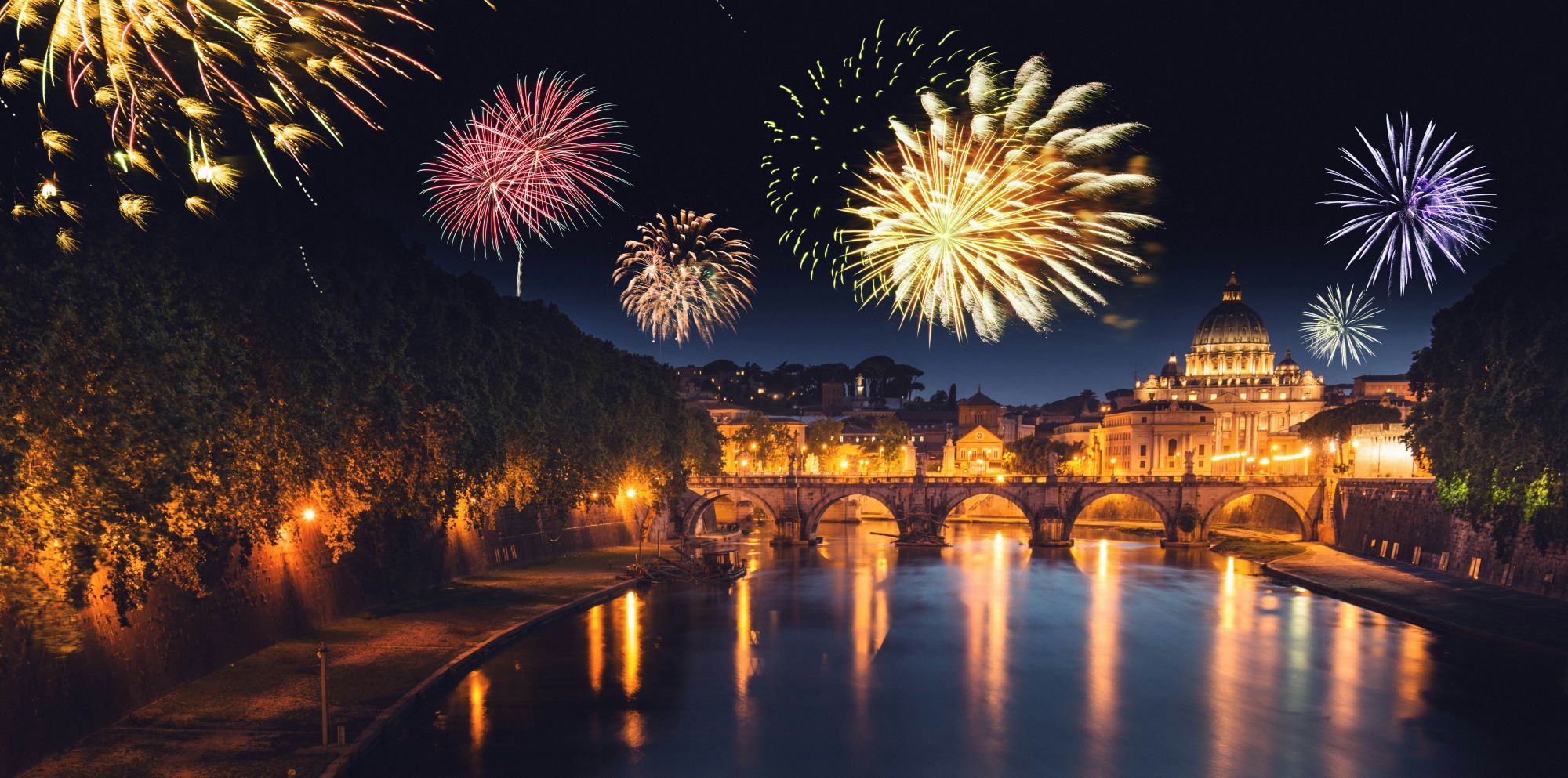 Fuochi d’artificio nella notte di Roma. © Getty Images