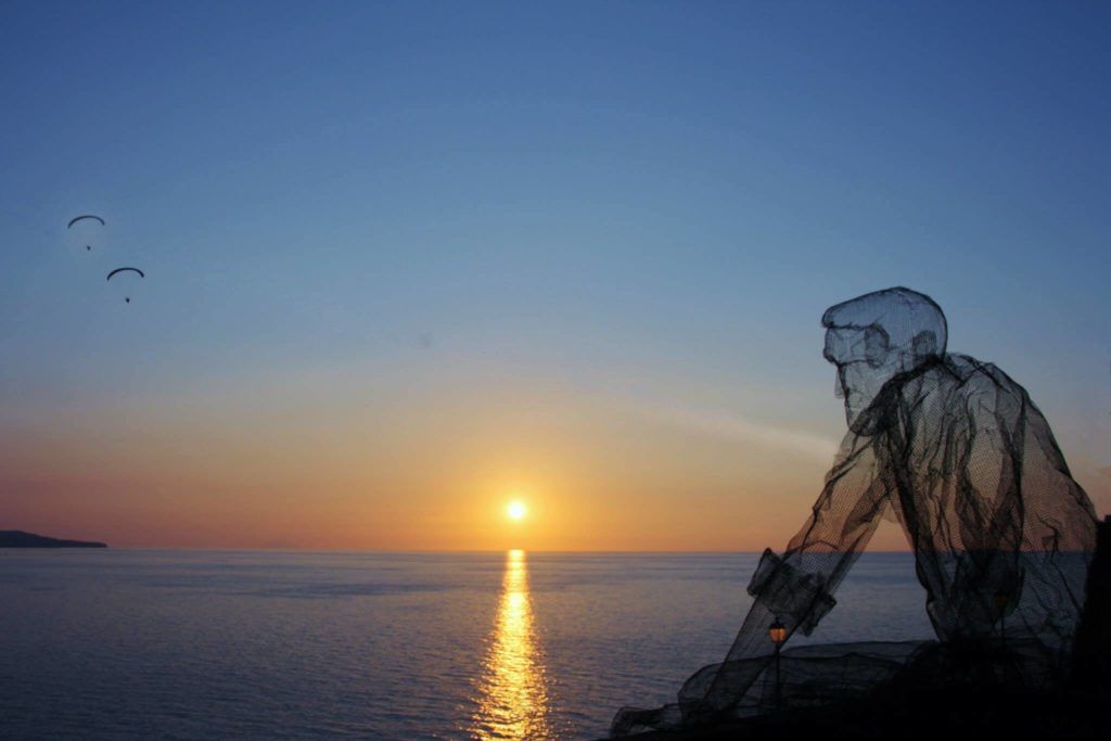 Il collezionista di venti di Edoardo Tresoldi a Pizzo Calabro
