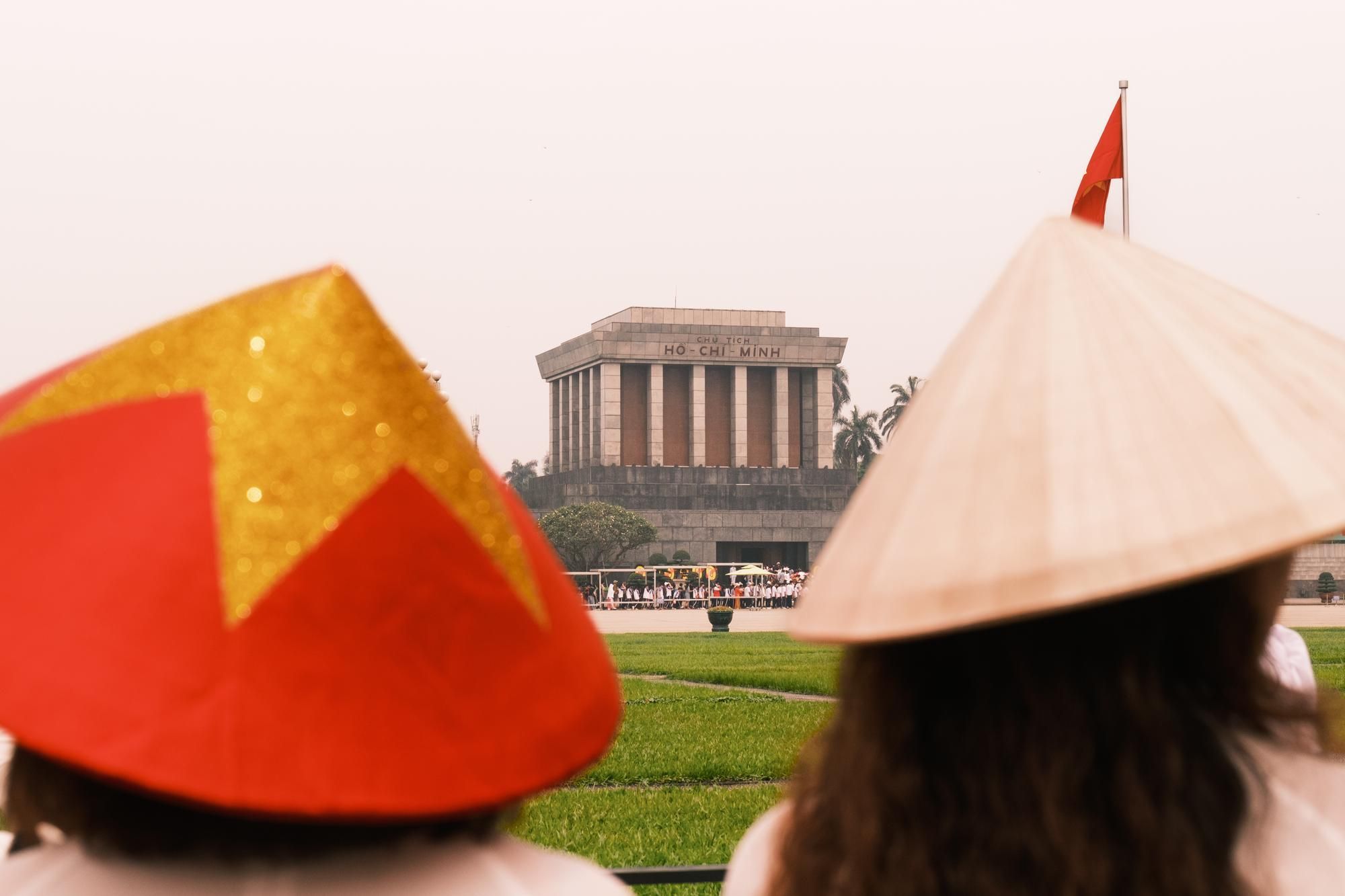 Il Mausoleo di Ho Chi Minh, Hanoi ©Jack Soloman for Lonely Planet