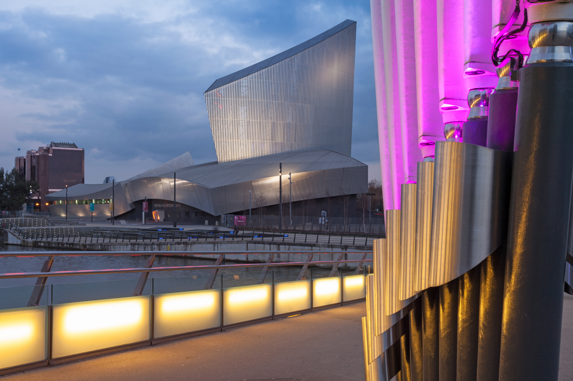 Salford Quays è il quartiere moderno dove troverete il MediaCityUK e il Lowry © alex_west / Getty Images