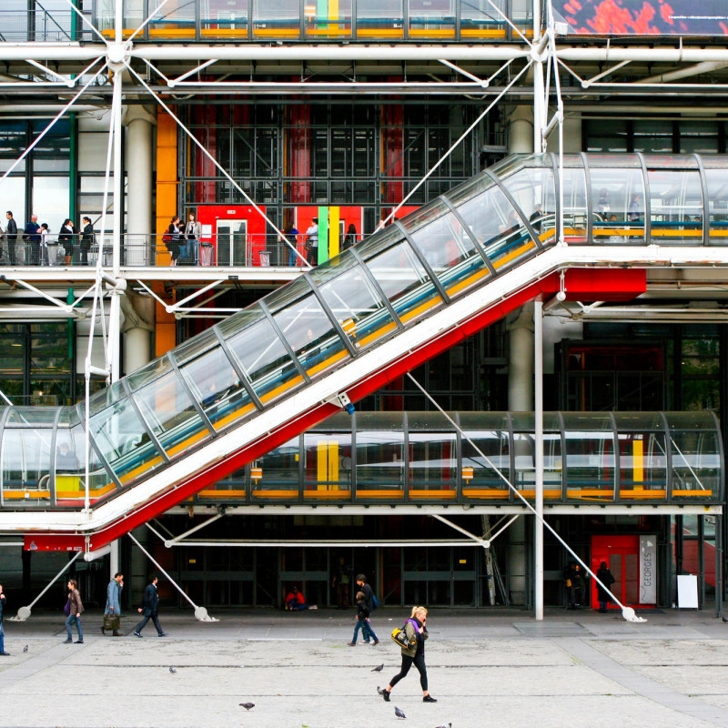 Il Centre Pompidou di Parigi è uno dei musei più iconici al mondo ©Scott Norsworthy/Shutterstock