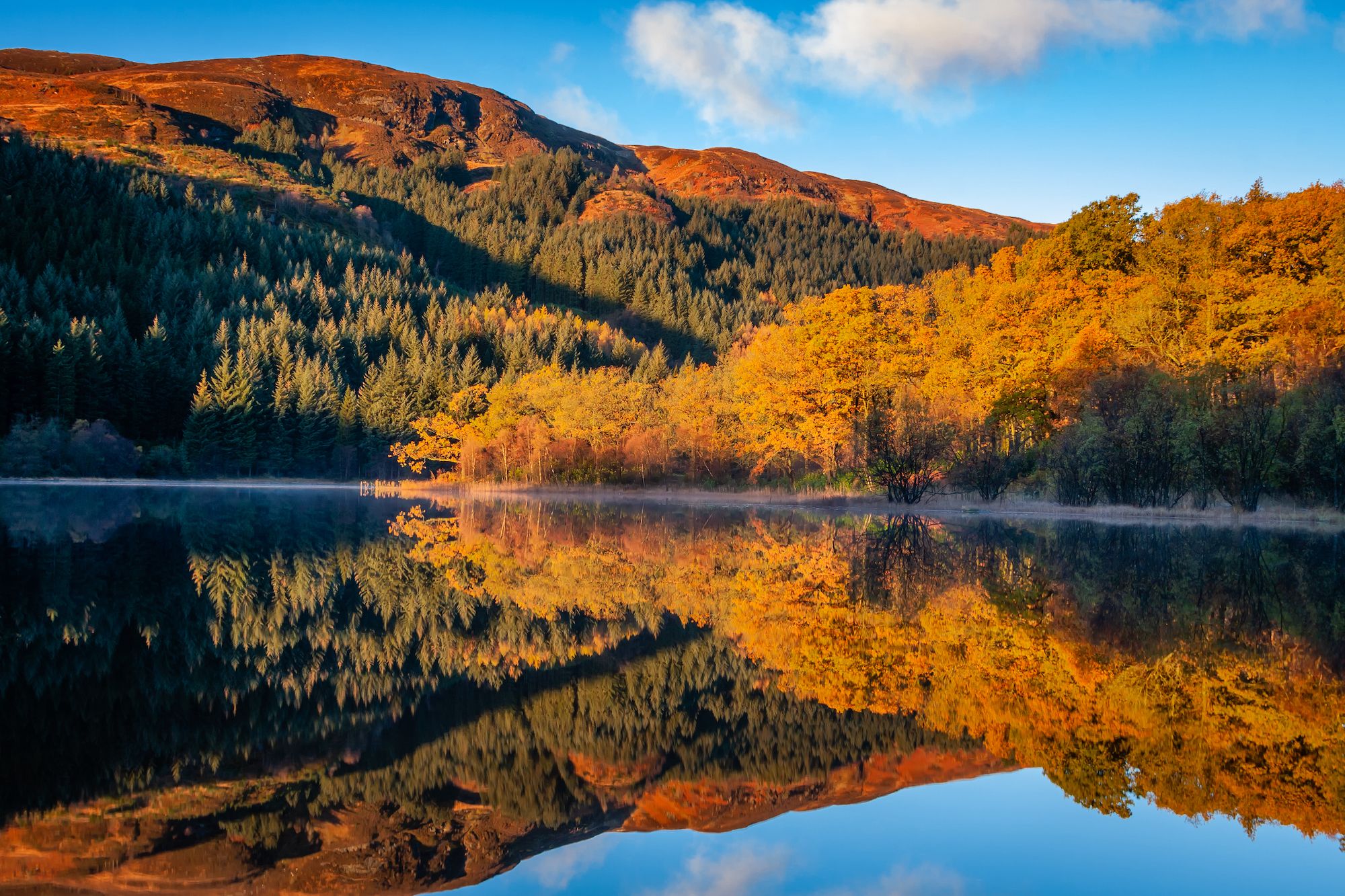 Autunno nel Loch Lomond and The Trossachs National Park ©ALBAimagery/Shutterstock