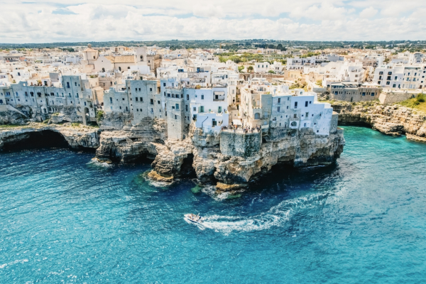 Polignano a Mare. Credits zedspider / Shutterstock