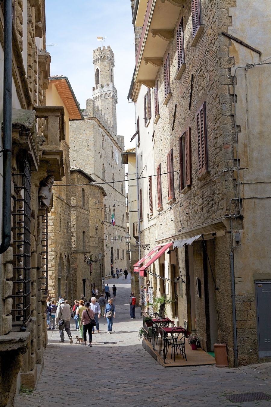 Tra i vicoli del centro storico di Volterra ©Maurizio Bersanelli /Shutterstock