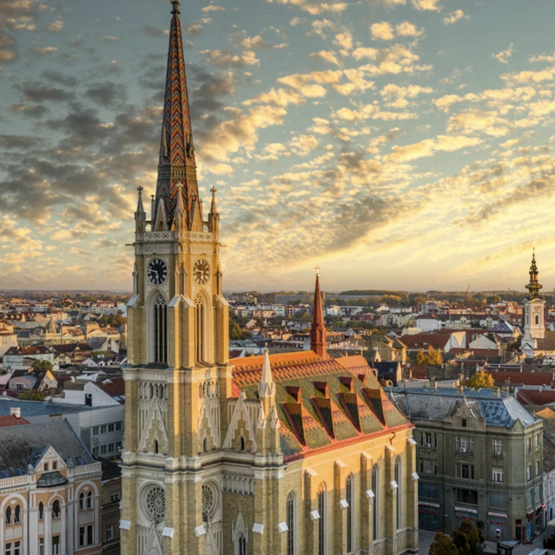 Da montagne e gole a città vivaci come Novi Sad (nella foto), pianificate il vostro viaggio in Serbia con questa guida Getty Images
