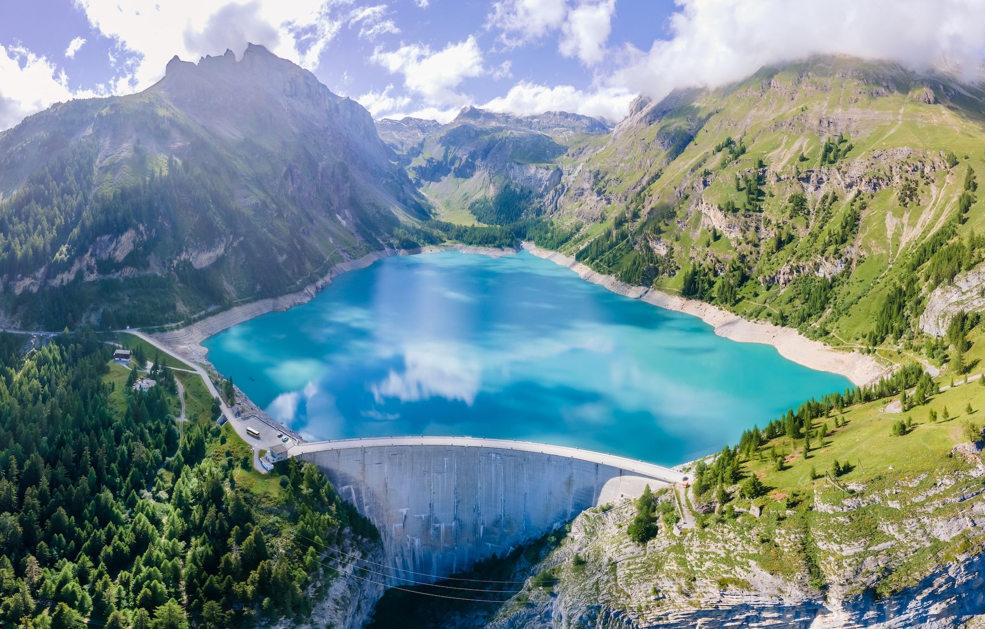 Il Lago Tseuzier ©NicoElNino /Shutterstock