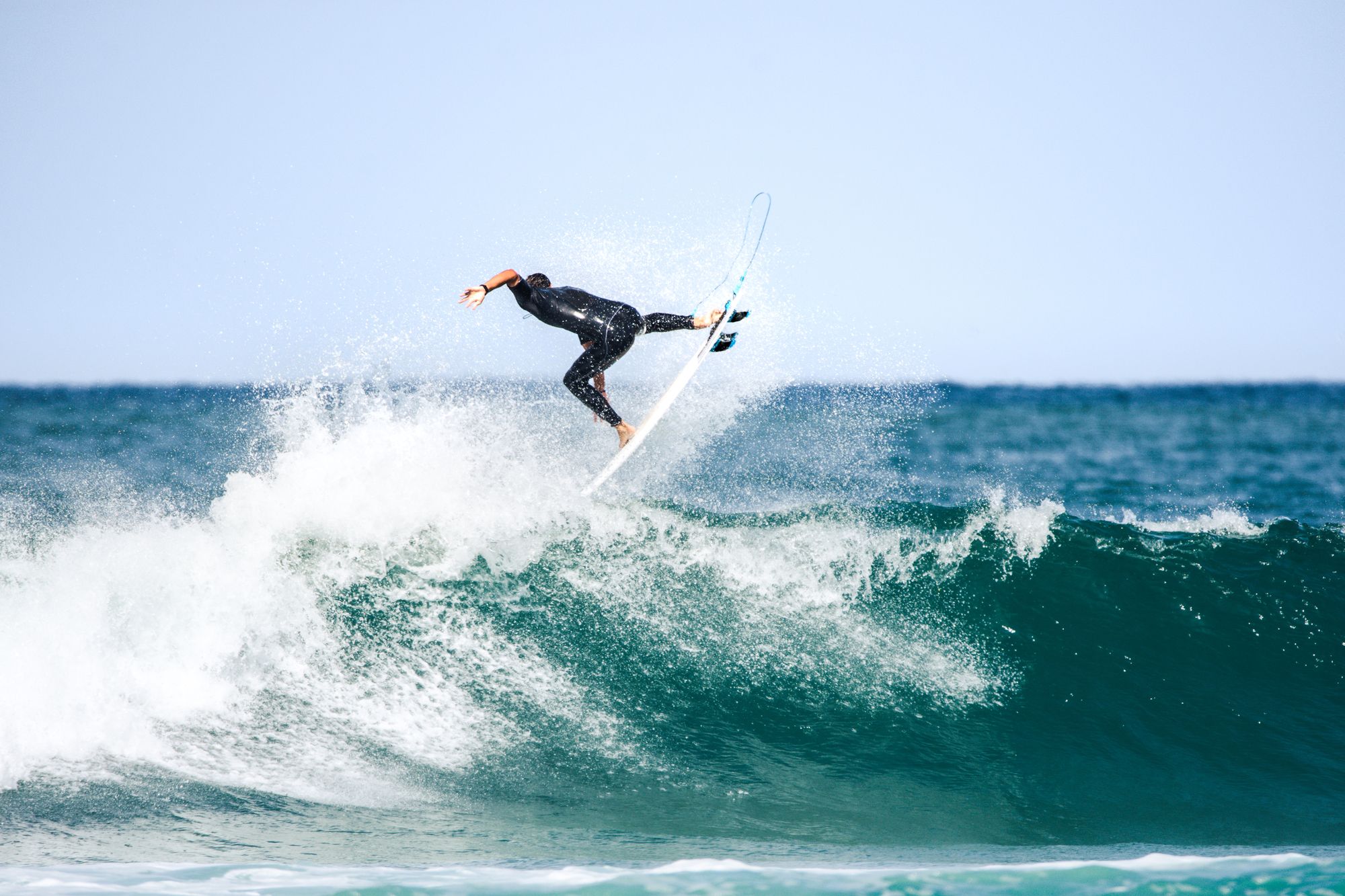 La costa basca è famosa per essere un luogo molto amato da chi pratica surf ©Shutterstock
