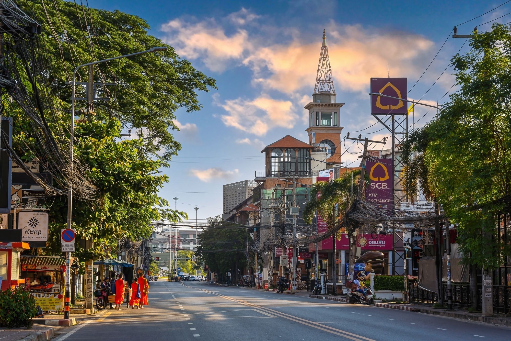 Nimmanhemin Road al mattino, Chiang Mai ©Take Photo / Shutterstock