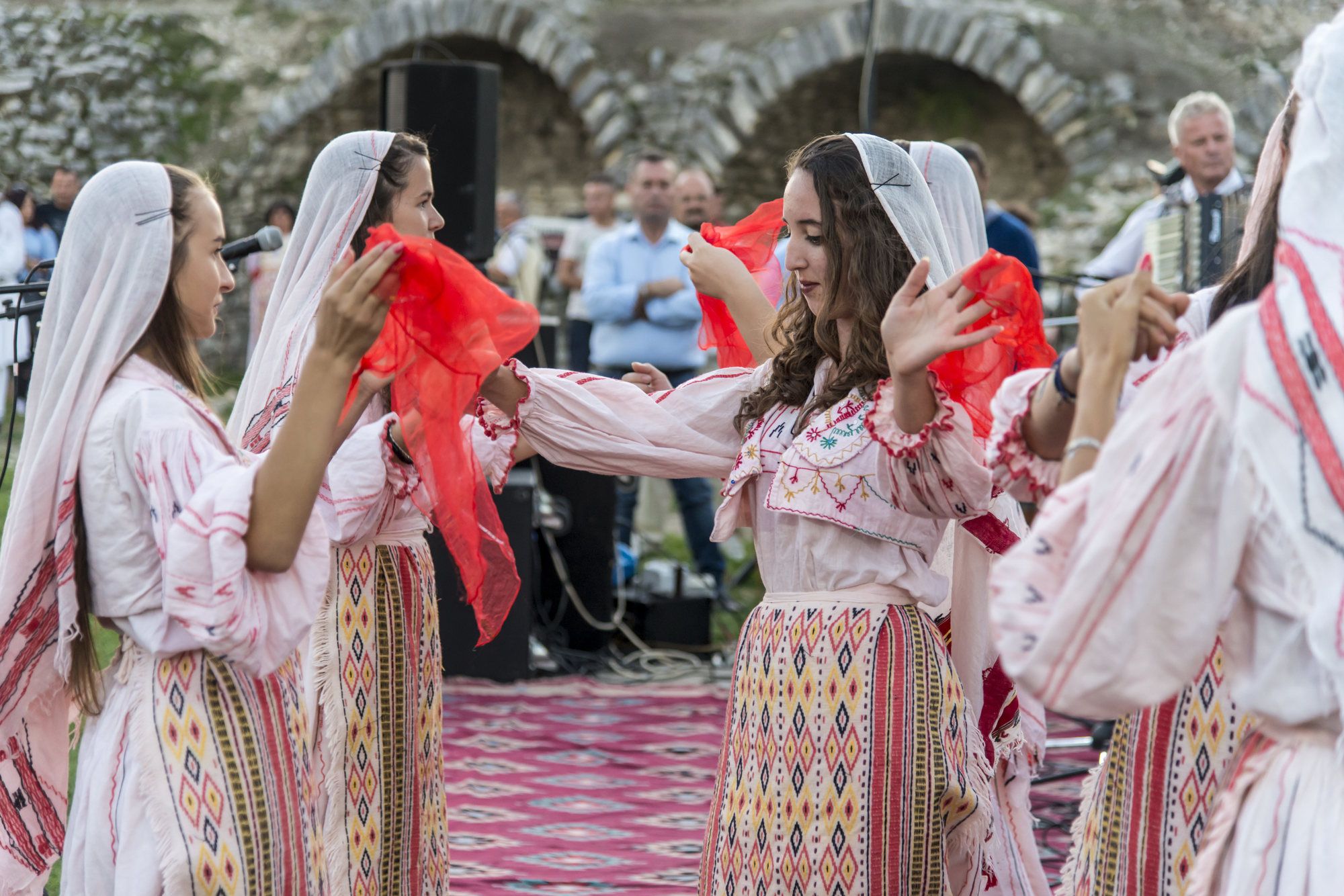 Danze tradizionali a Berat ©Daniel Reiner/Shutterstock