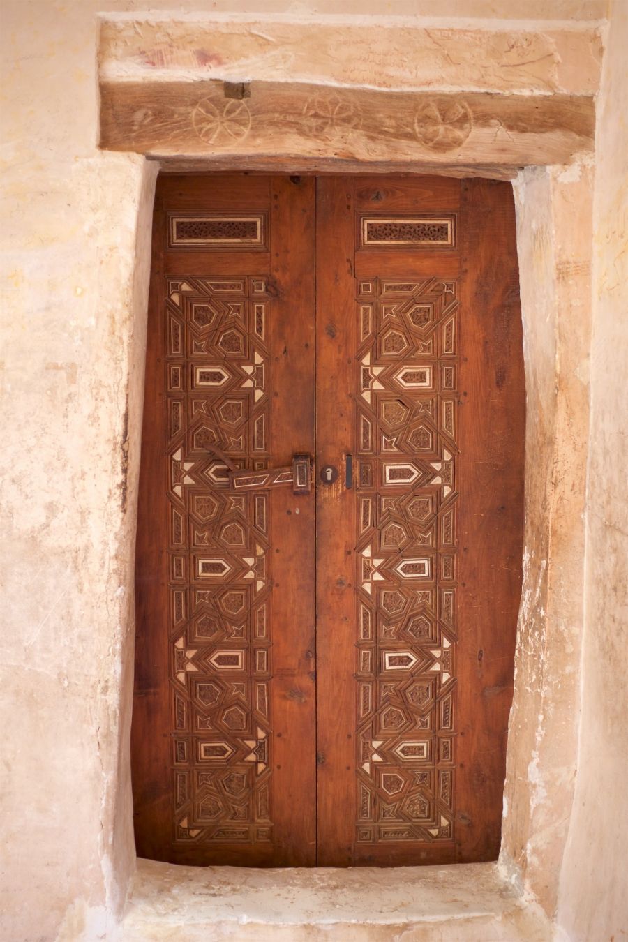 Una porta al monastero di Sant’Antonio ©Senderistas /Shutterstock