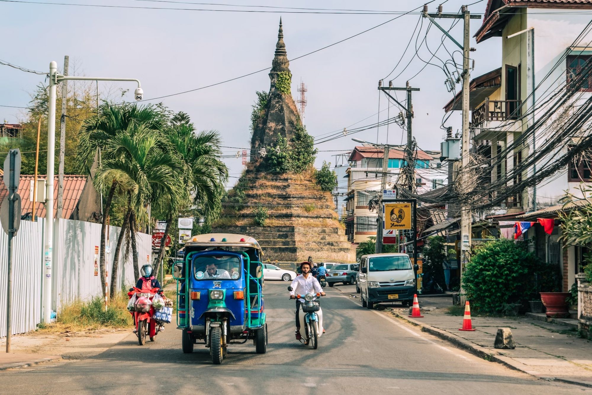 In Laos è possibile utilizzare un mix di valute: dollari, baht e la valuta nazionale, il kip. Phuong D Nguyen/Shutterstock