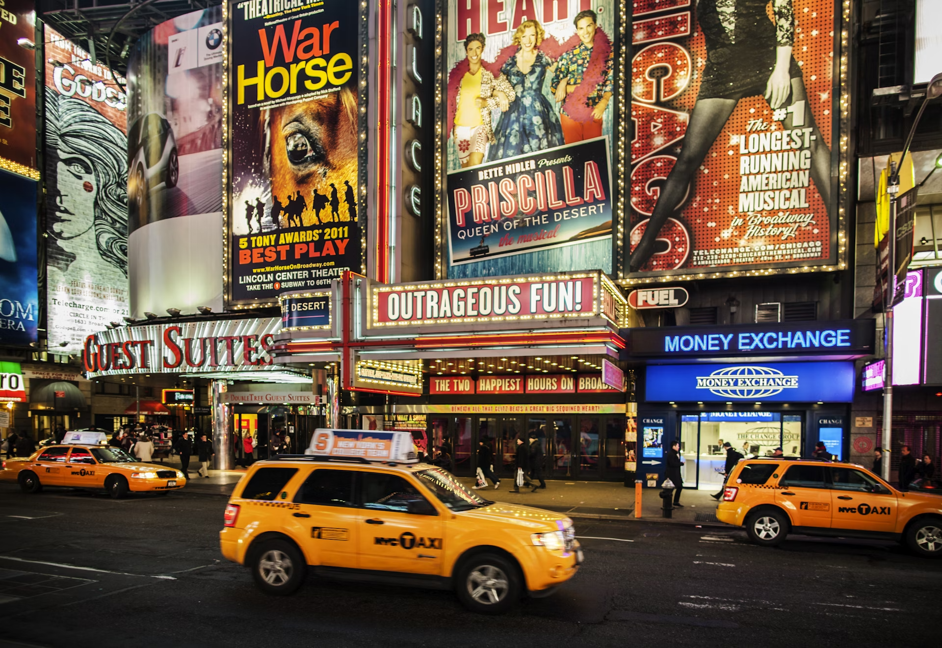 Se volete vedere uno spettacolo a Broadway, potete pianificare in anticipo o tentare la fortuna con i biglietti dell’ultimo minuto © aluxum / Getty