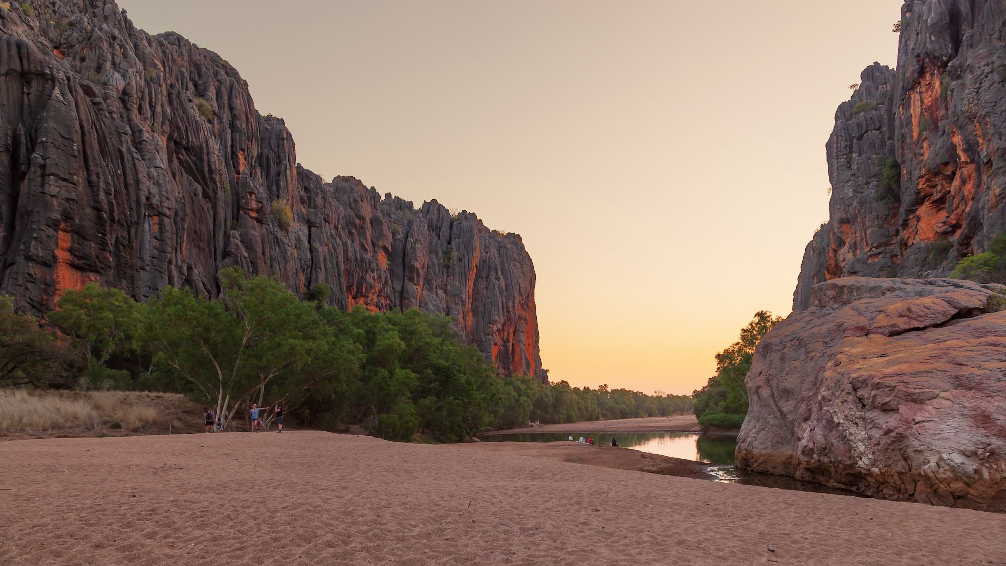 Le Windjana Gorge @Philip Schubert/Shutterstock