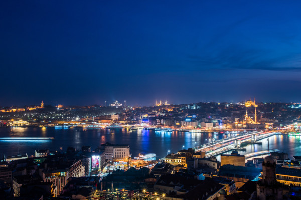 Notte a Istanbul. Credits Resul Muslu / Shutterstock