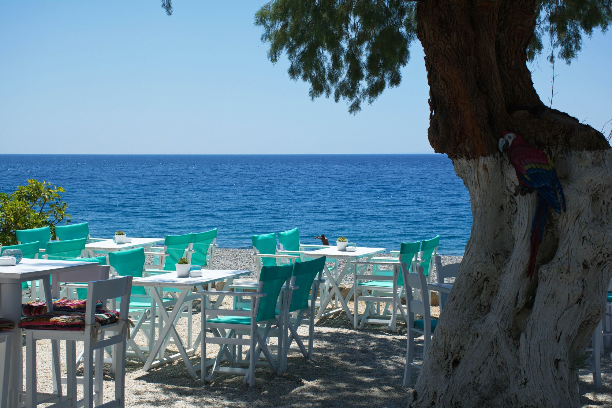 Una taverna fronte mare a Sougia. © ShrimpMaster/Shutterstock