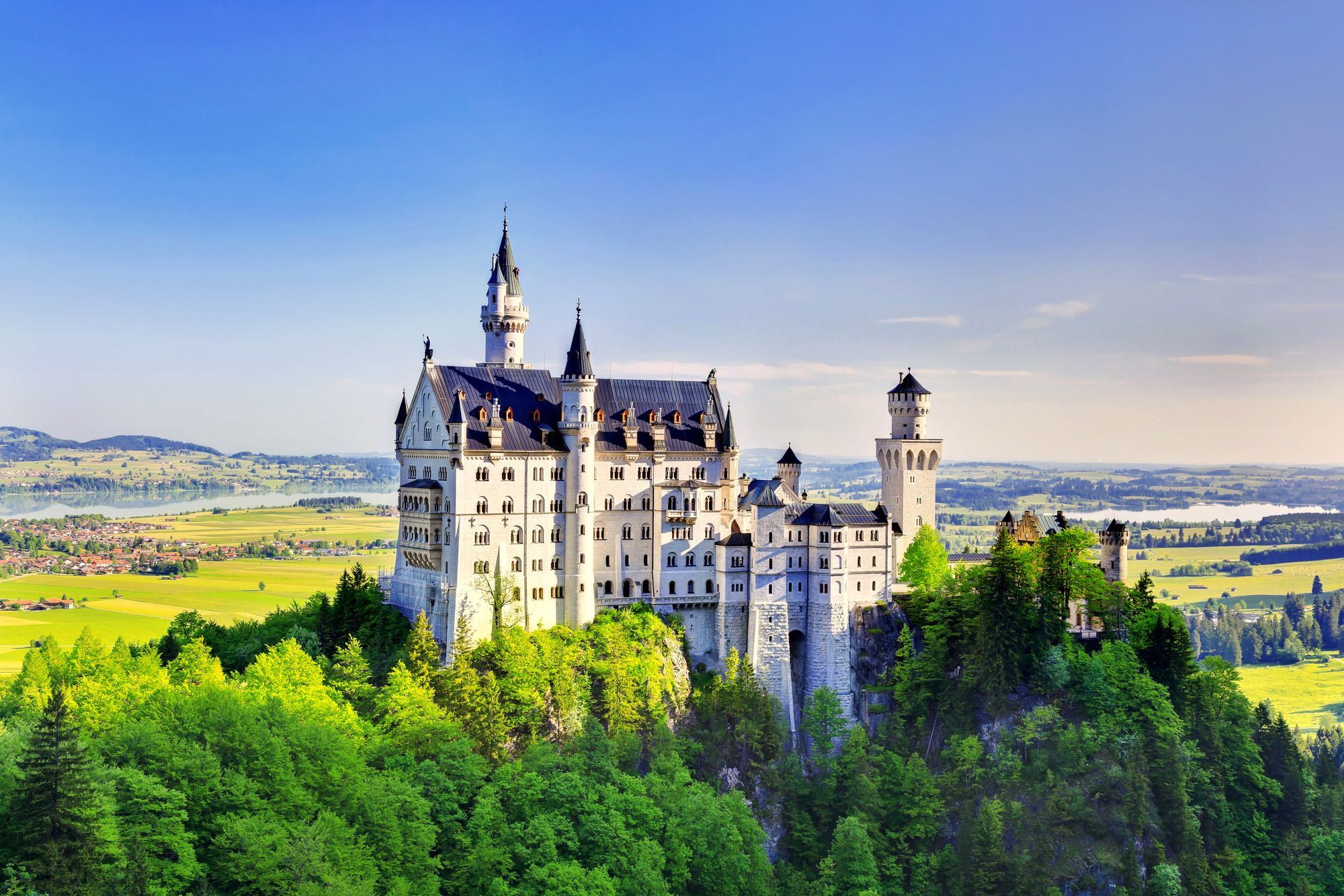 Il castello di Neuschwanstein, il simbolo della Romantische Strasse ©Noppasin/Shutterstock